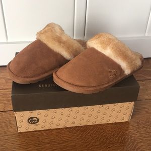 Brand new w/ tags, never worn sheepskin slippers